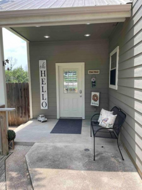 The Nest 1 Bedroom Suite 12 min from Magnolia